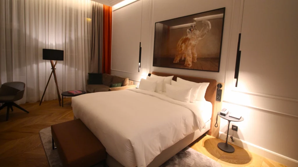 Radisson collection Budapest hotel room - hotel review bedroom photo