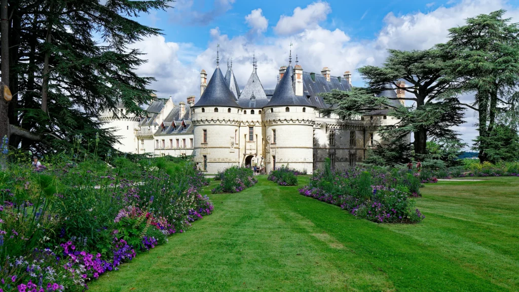 to illustrate the best places to go in Europe in May