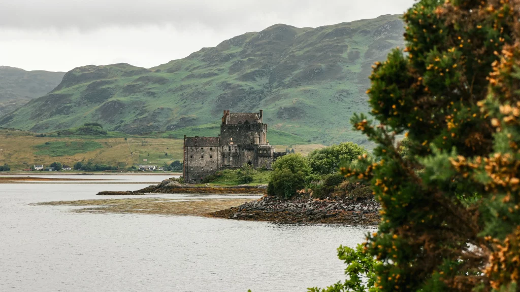 Eilean Donan - Scottish MI6 in The World is Not Enough