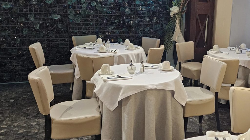 Grand Hôtel des Terreaux breakfast room - 4-star hotel in Lyon, France
